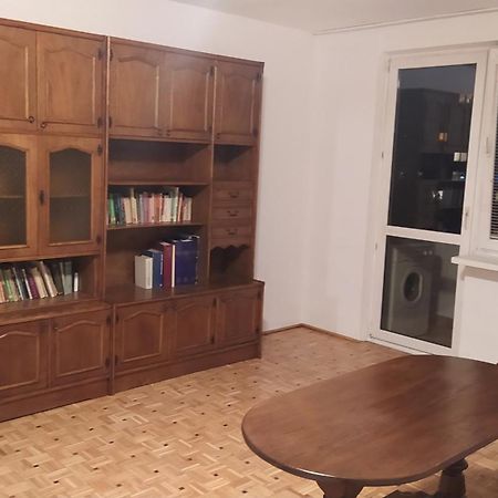 Uroczy Apartament Z Bezplatnych Parkingiem Varsóvia Exterior foto