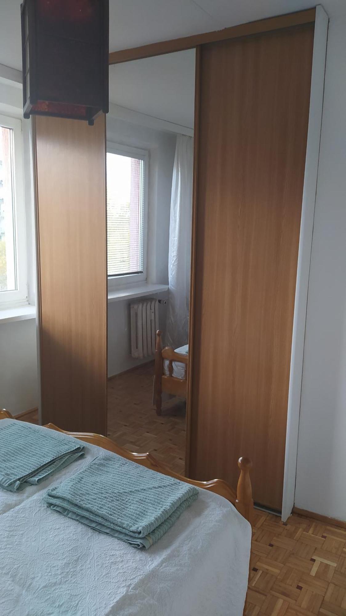 Uroczy Apartament Z Bezplatnych Parkingiem Varsóvia Exterior foto